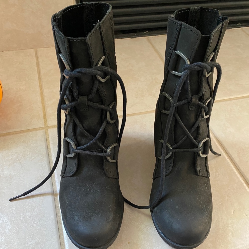 Sorel Joans. Size 6.5. Only wore 3 times. EUC